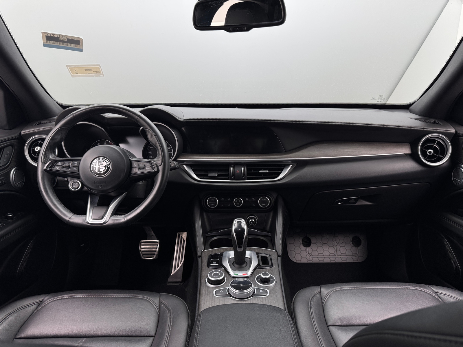 Thumbnail: 2022 Alfa Romeo Stelvio - 2