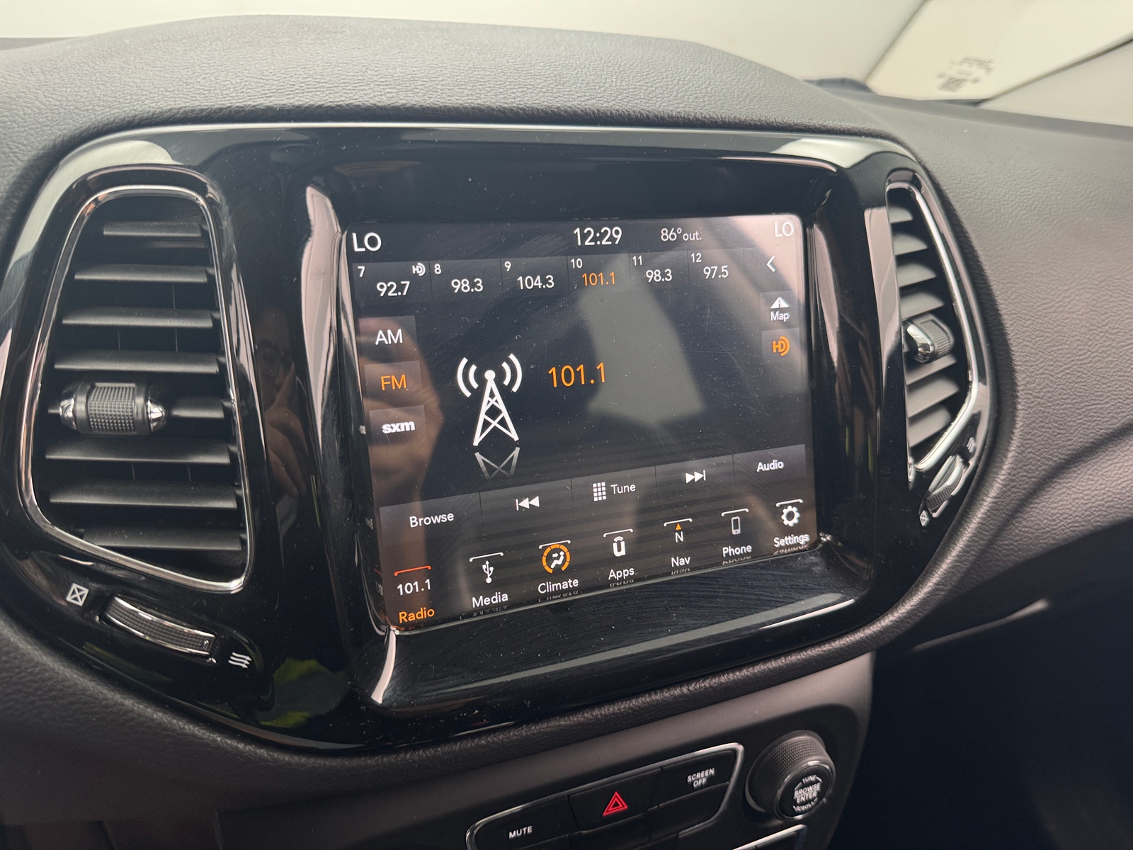 Thumbnail: 2018 Jeep Compass - 3