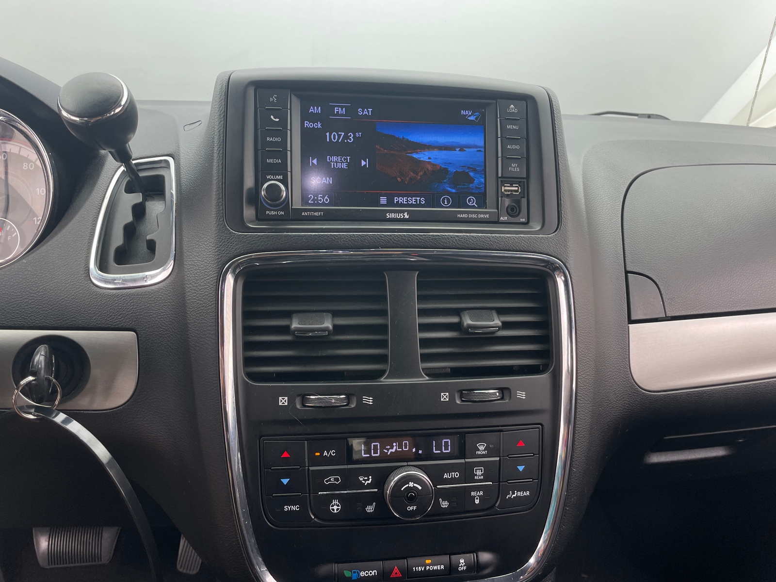 Thumbnail: 2019 Dodge Grand Caravan - 3
