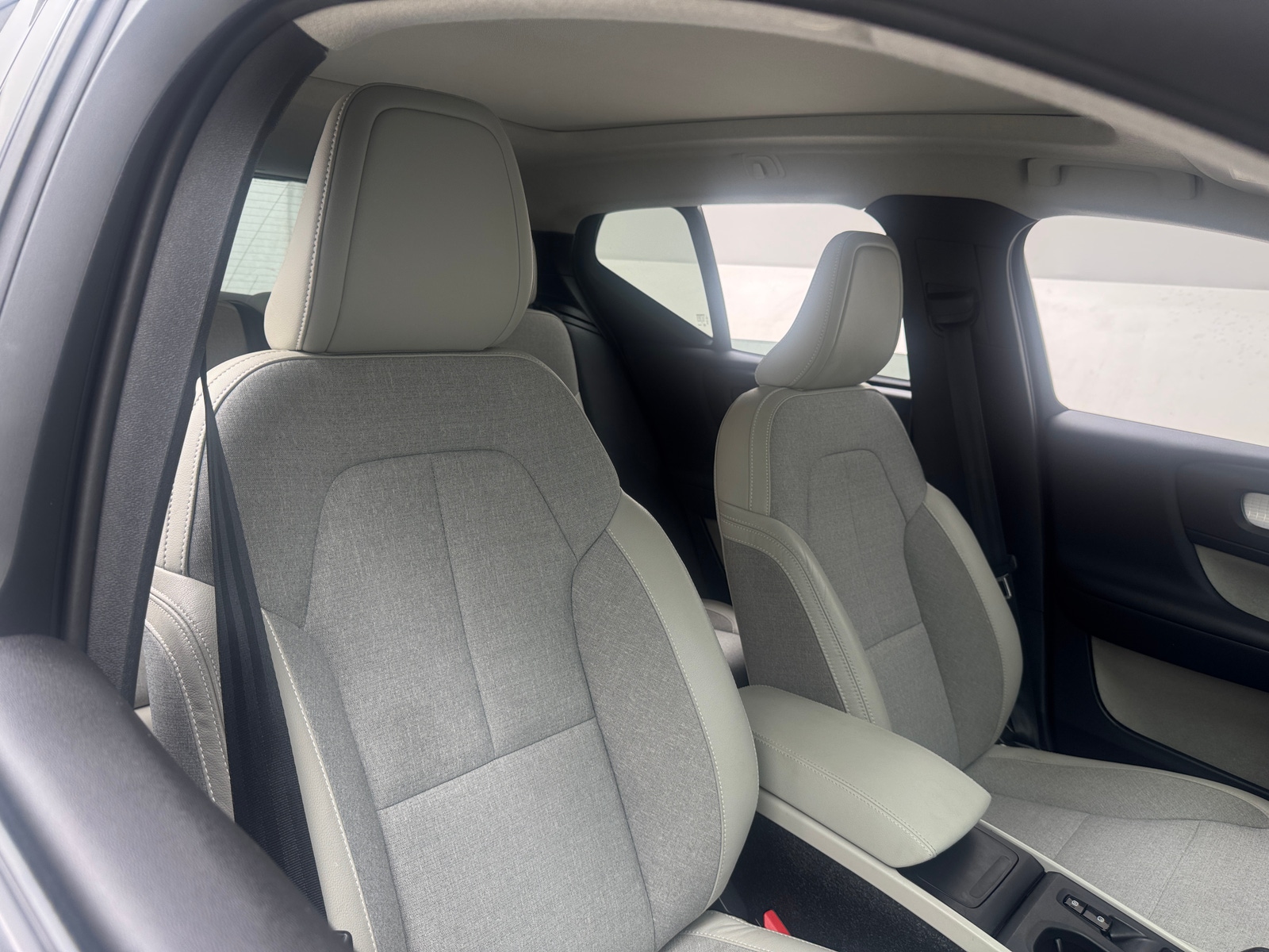 Thumbnail: 2020 Volvo XC40 - 2