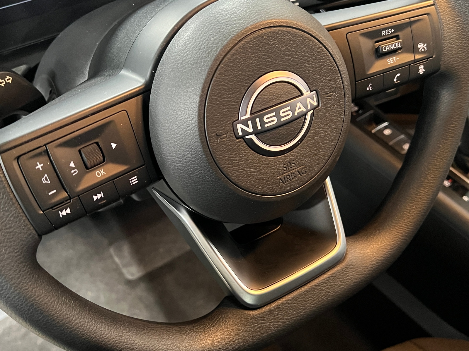 Thumbnail: 2025 Nissan Kicks - 5