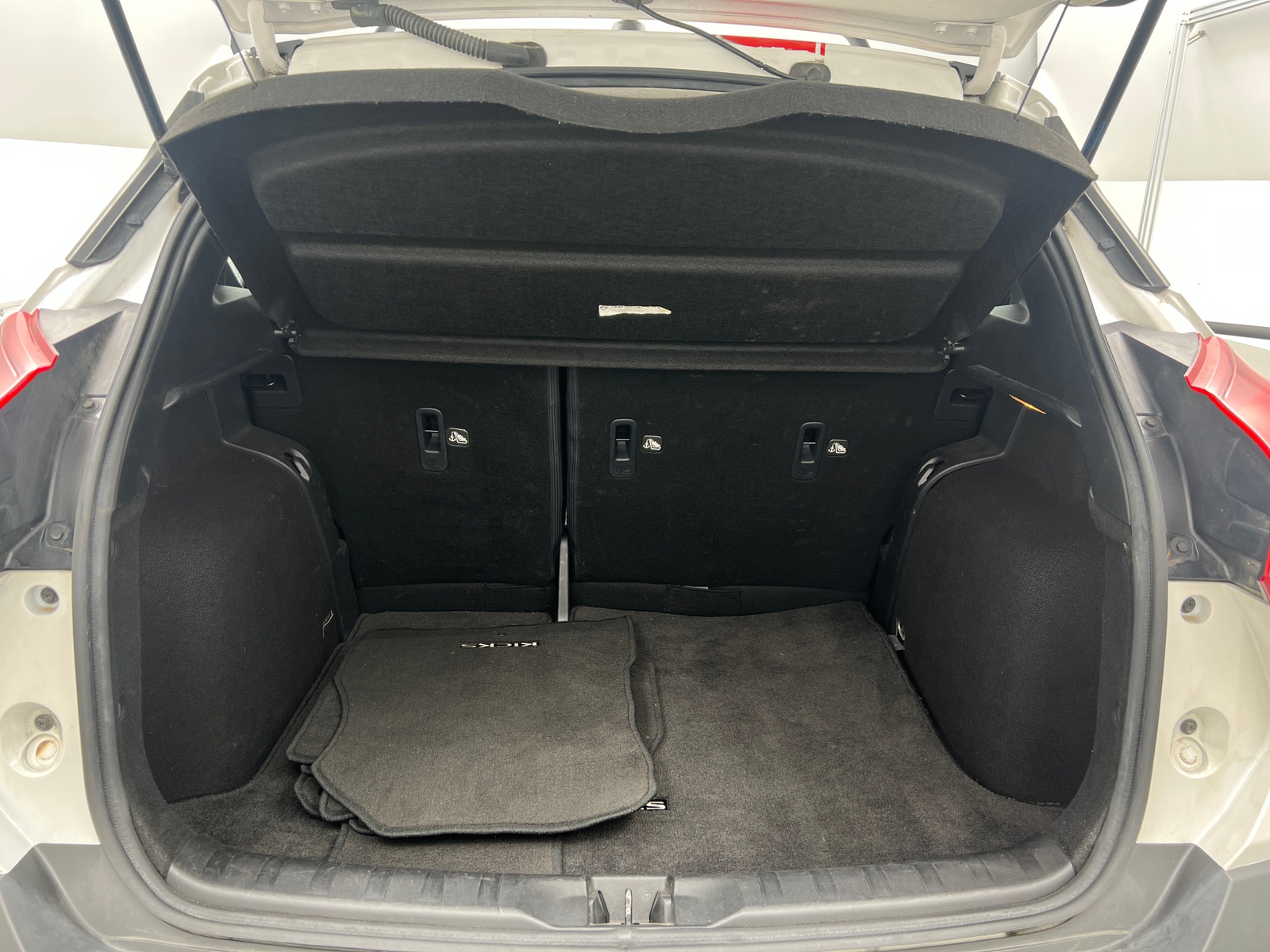 Thumbnail: 2019 Nissan Kicks - 7