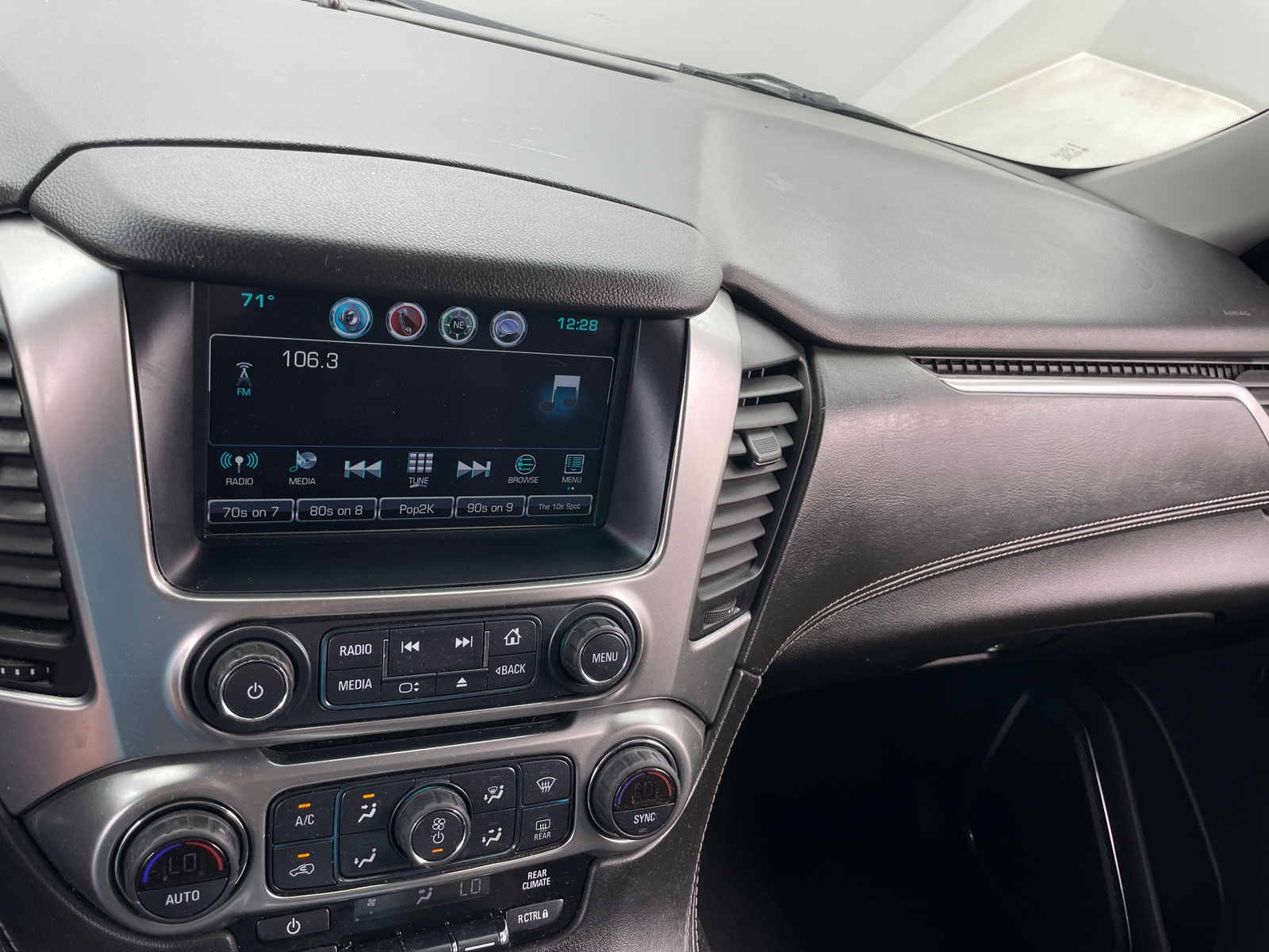Thumbnail: 2019 Chevrolet Tahoe - 4