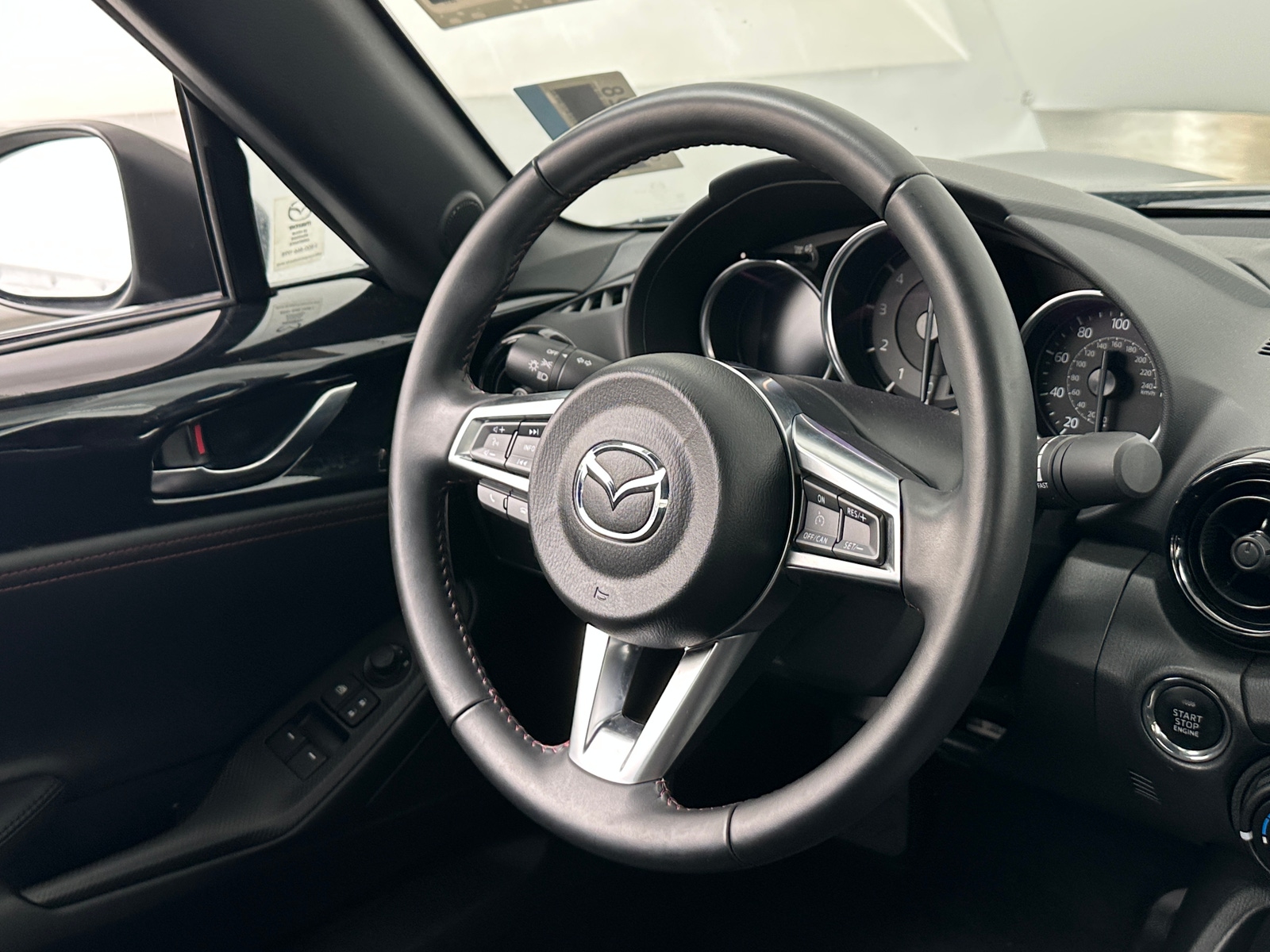 Thumbnail: 2017 Mazda MX-5 Miata - 5