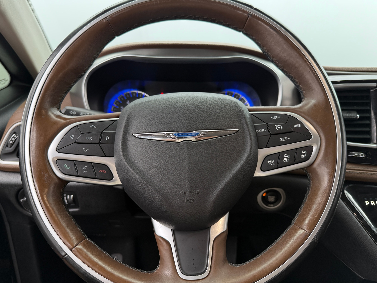 Thumbnail: 2017 Chrysler Pacifica - 4