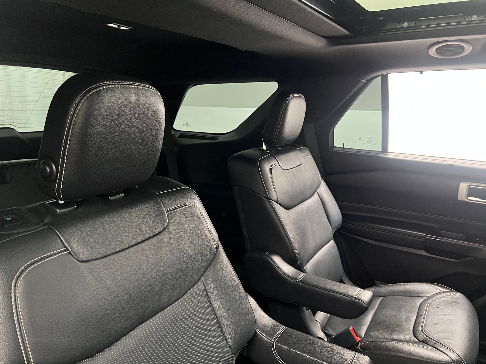 Thumbnail: 2020 Ford Explorer - 5