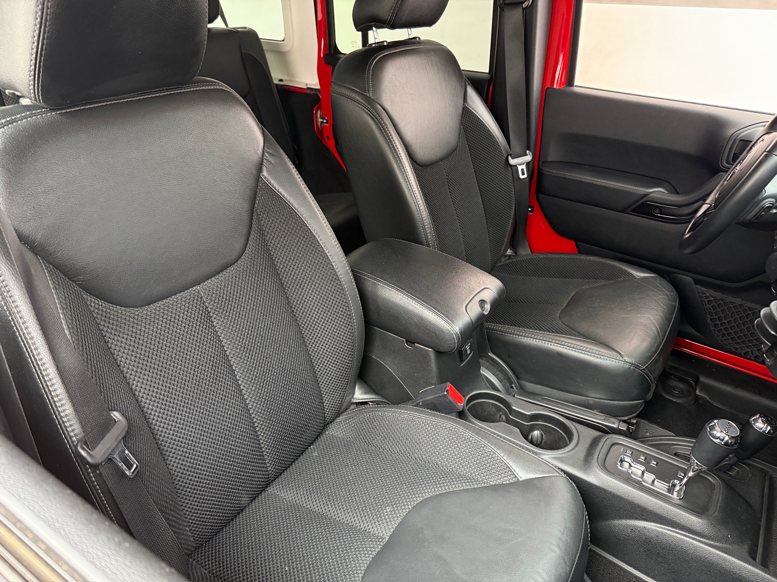 Thumbnail: 2017 Jeep Wrangler - 2