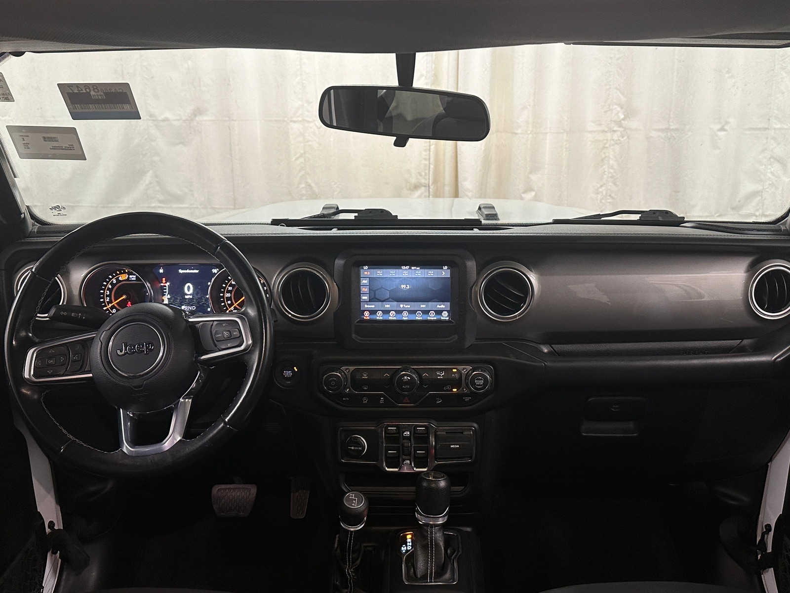 Thumbnail: 2019 Jeep Wrangler - 3