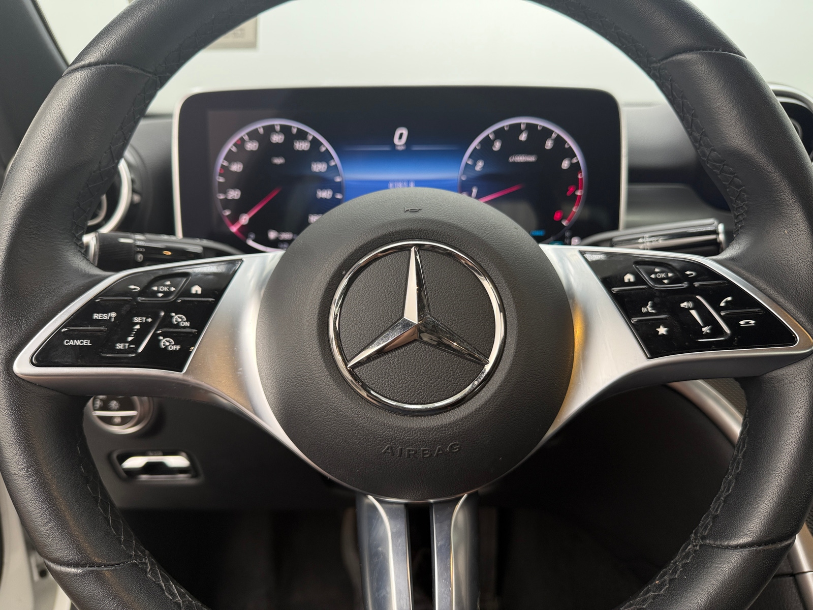 Thumbnail: 2024 Mercedes-Benz C-Class - 4