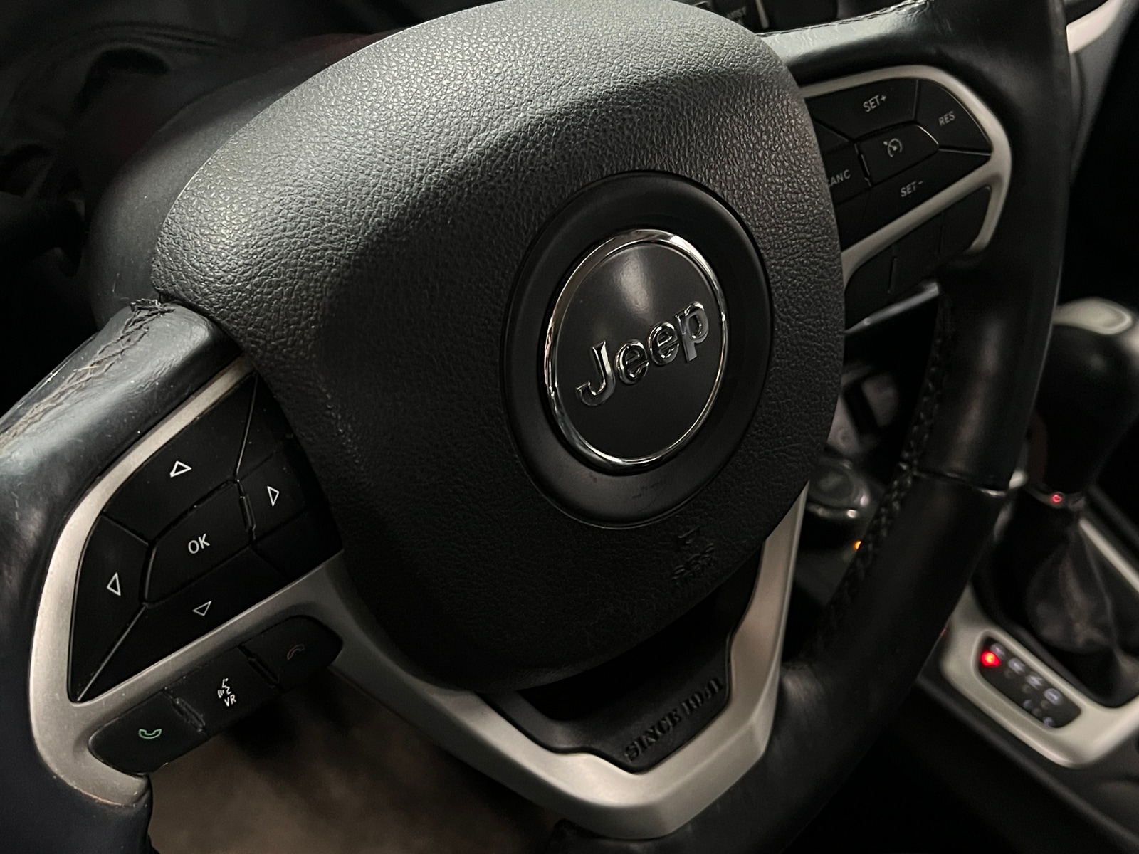 Thumbnail: 2018 Jeep Cherokee - 4