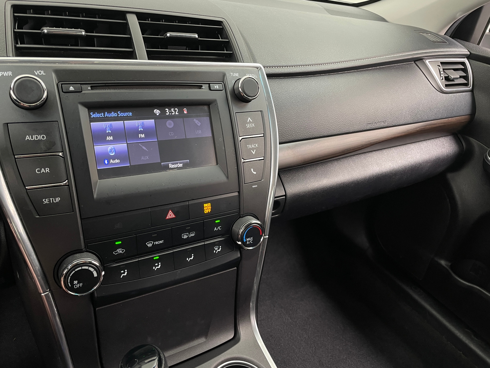 Thumbnail: 2017 Toyota Camry - 4