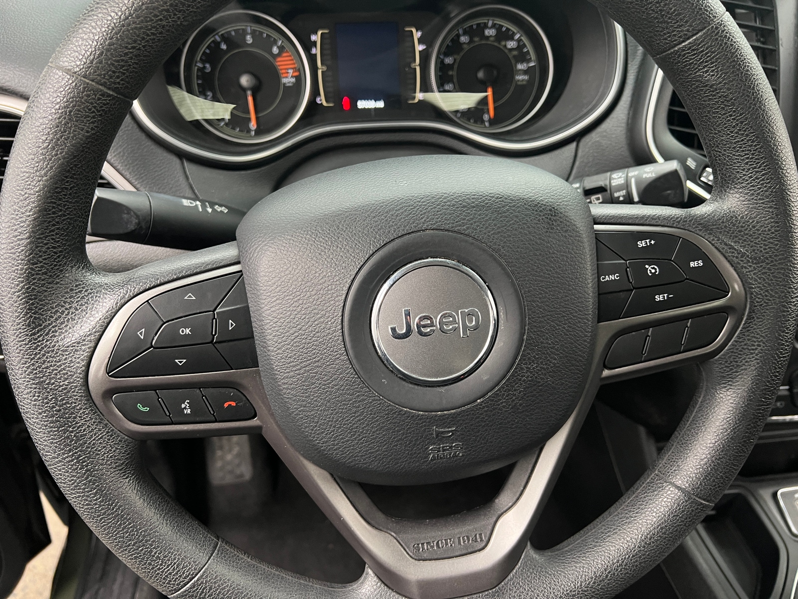 Thumbnail: 2021 Jeep Cherokee - 5