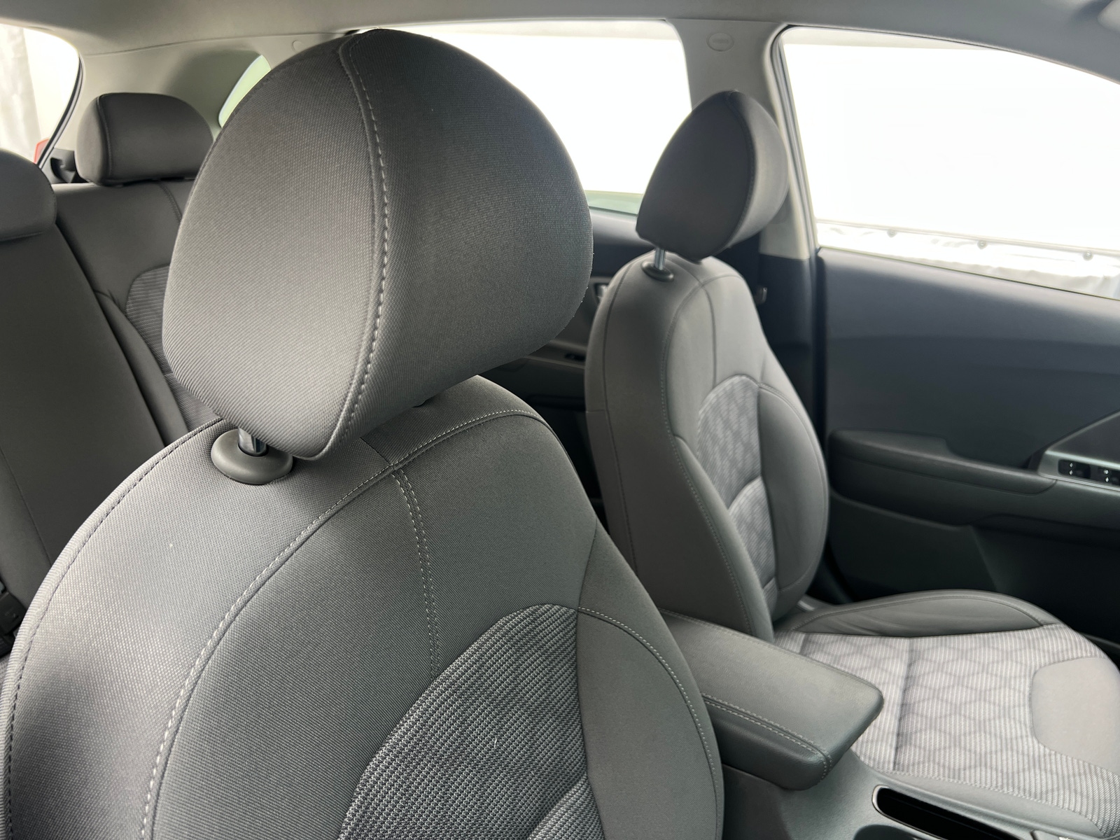 Thumbnail: 2020 Kia Niro - 2