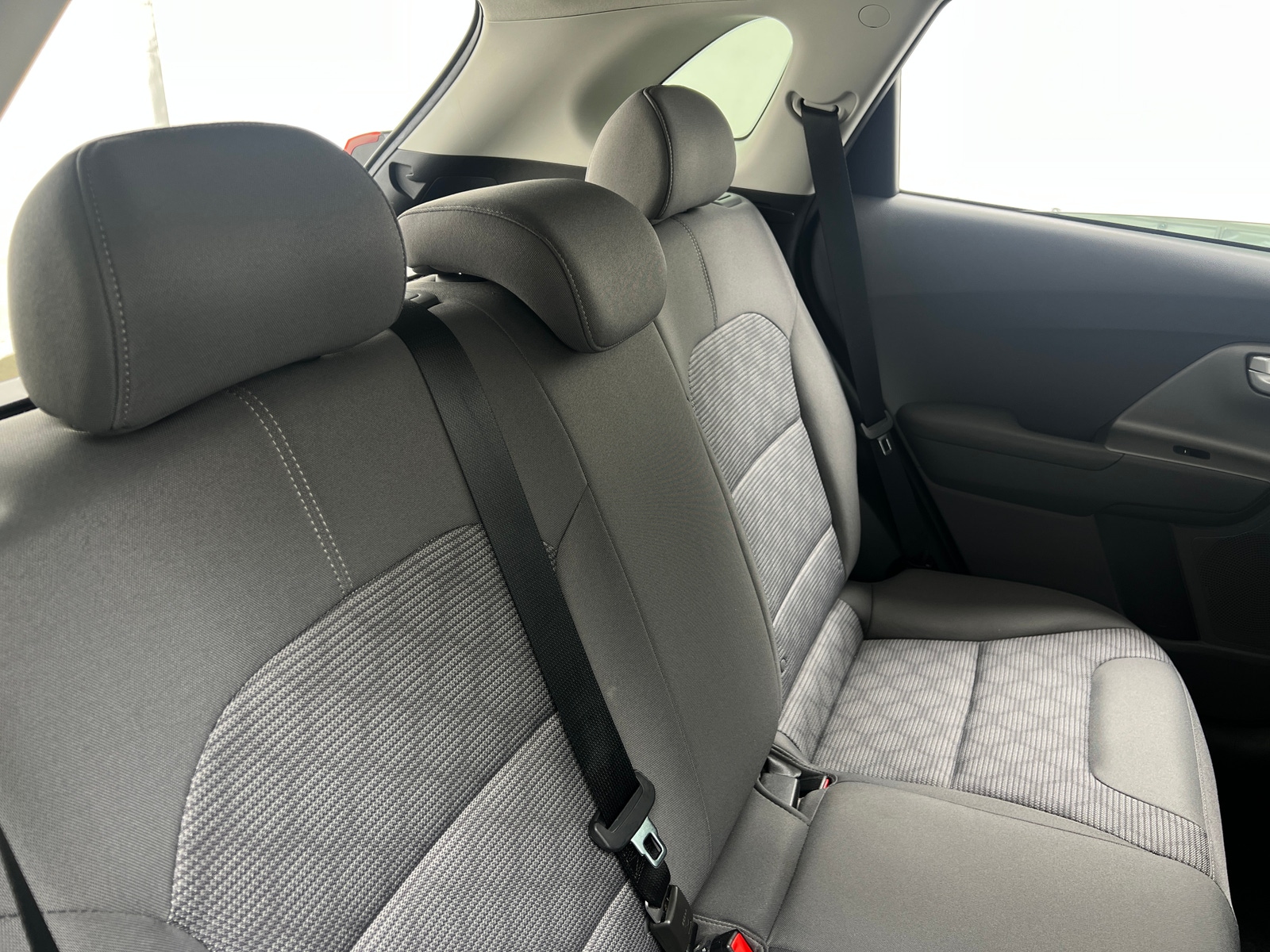 Thumbnail: 2020 Kia Niro - 6