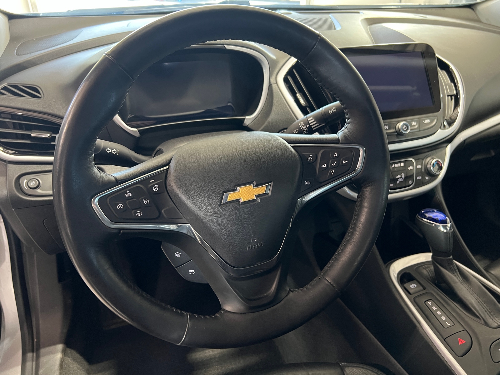 Thumbnail: 2017 Chevrolet Volt - 5