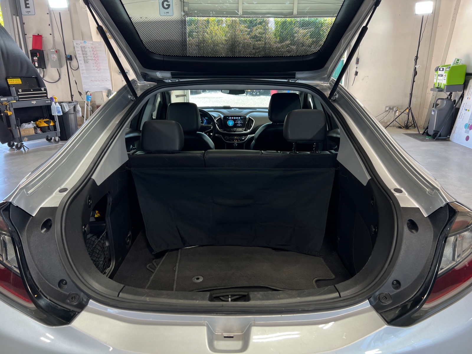 Thumbnail: 2017 Chevrolet Volt - 7