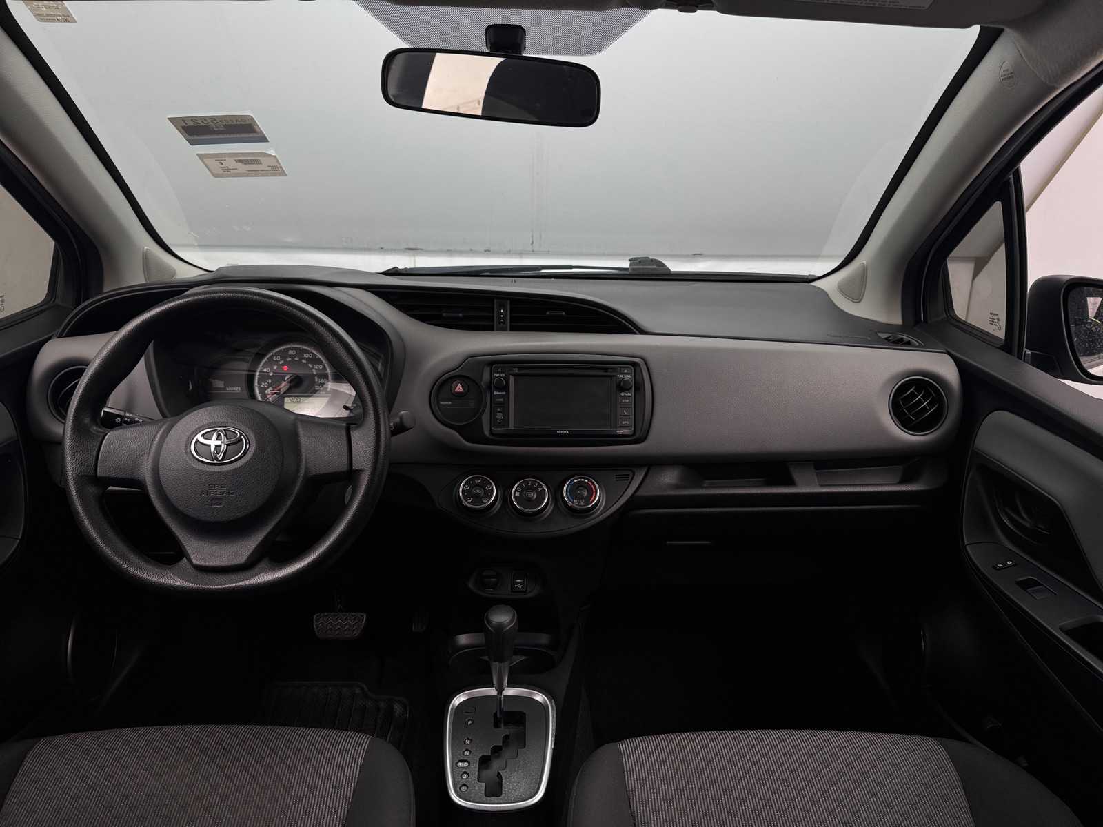 Thumbnail: 2015 Toyota Yaris - 3