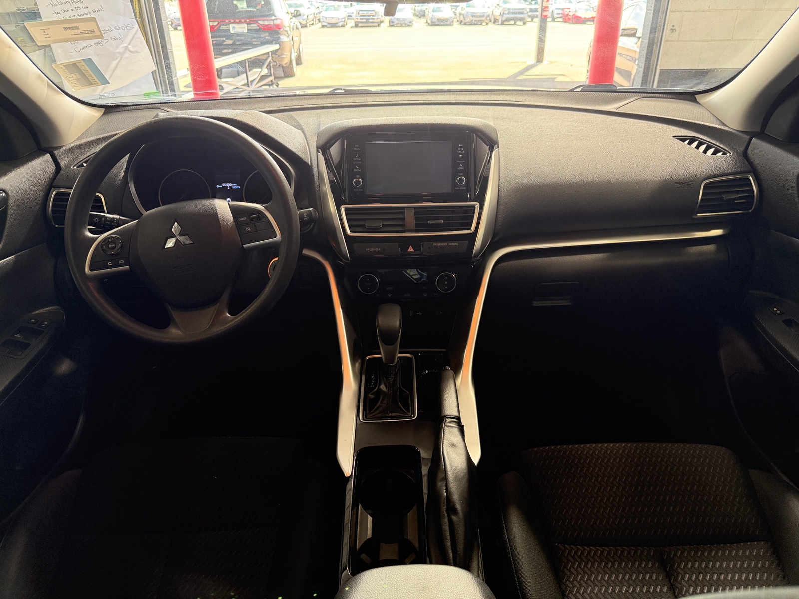 Thumbnail: 2019 Mitsubishi Eclipse Cross - 3