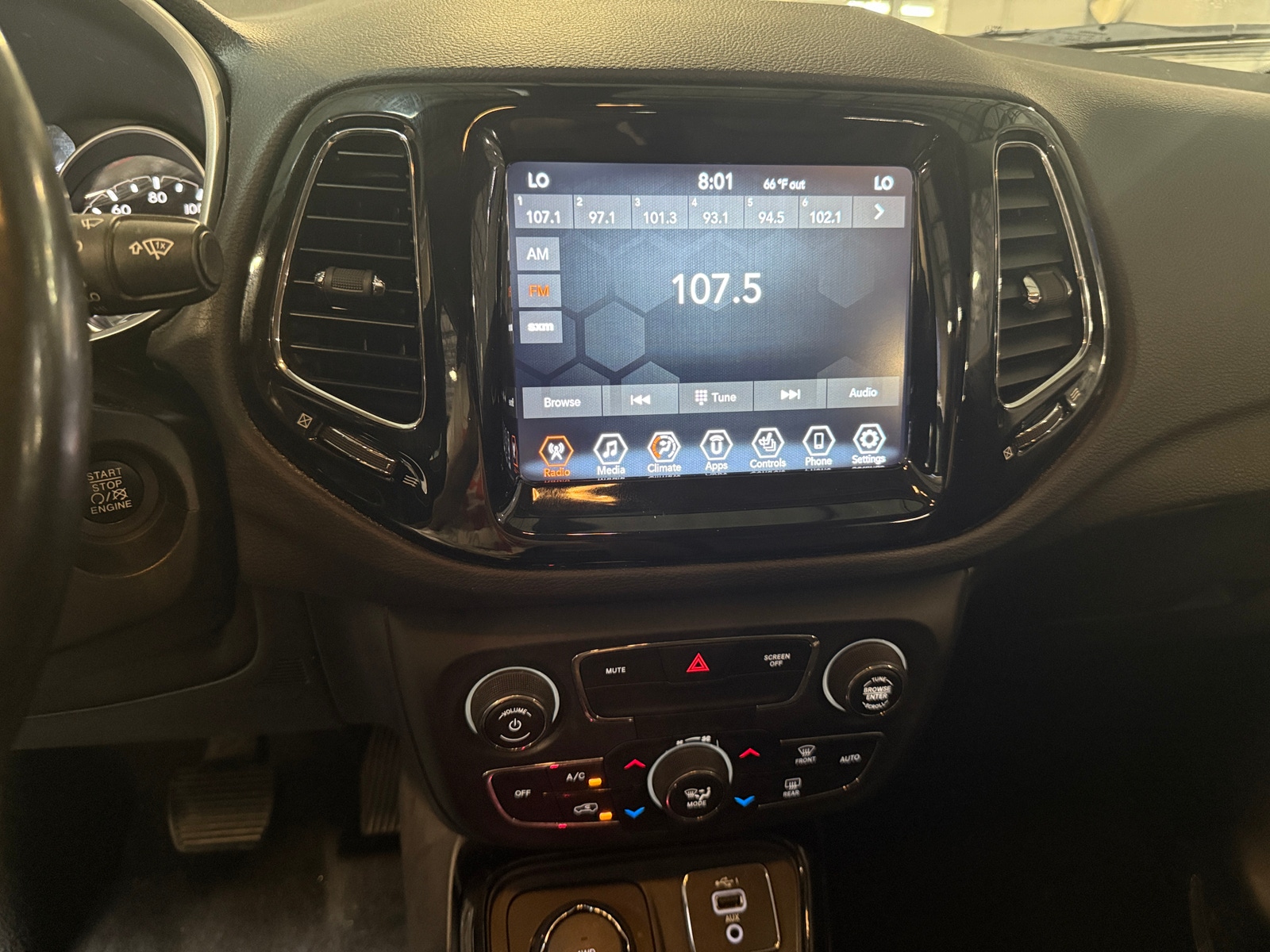 Thumbnail: 2019 Jeep Compass - 3