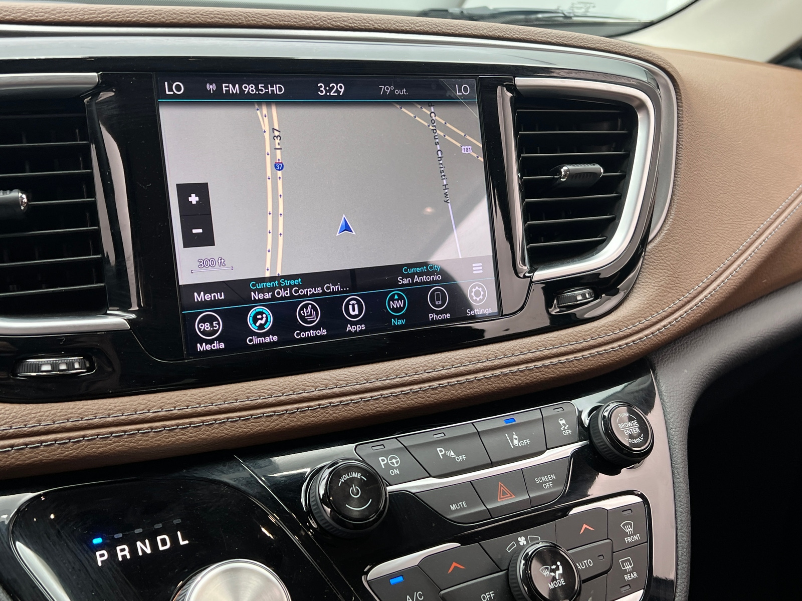 Thumbnail: 2019 Chrysler Pacifica - 3