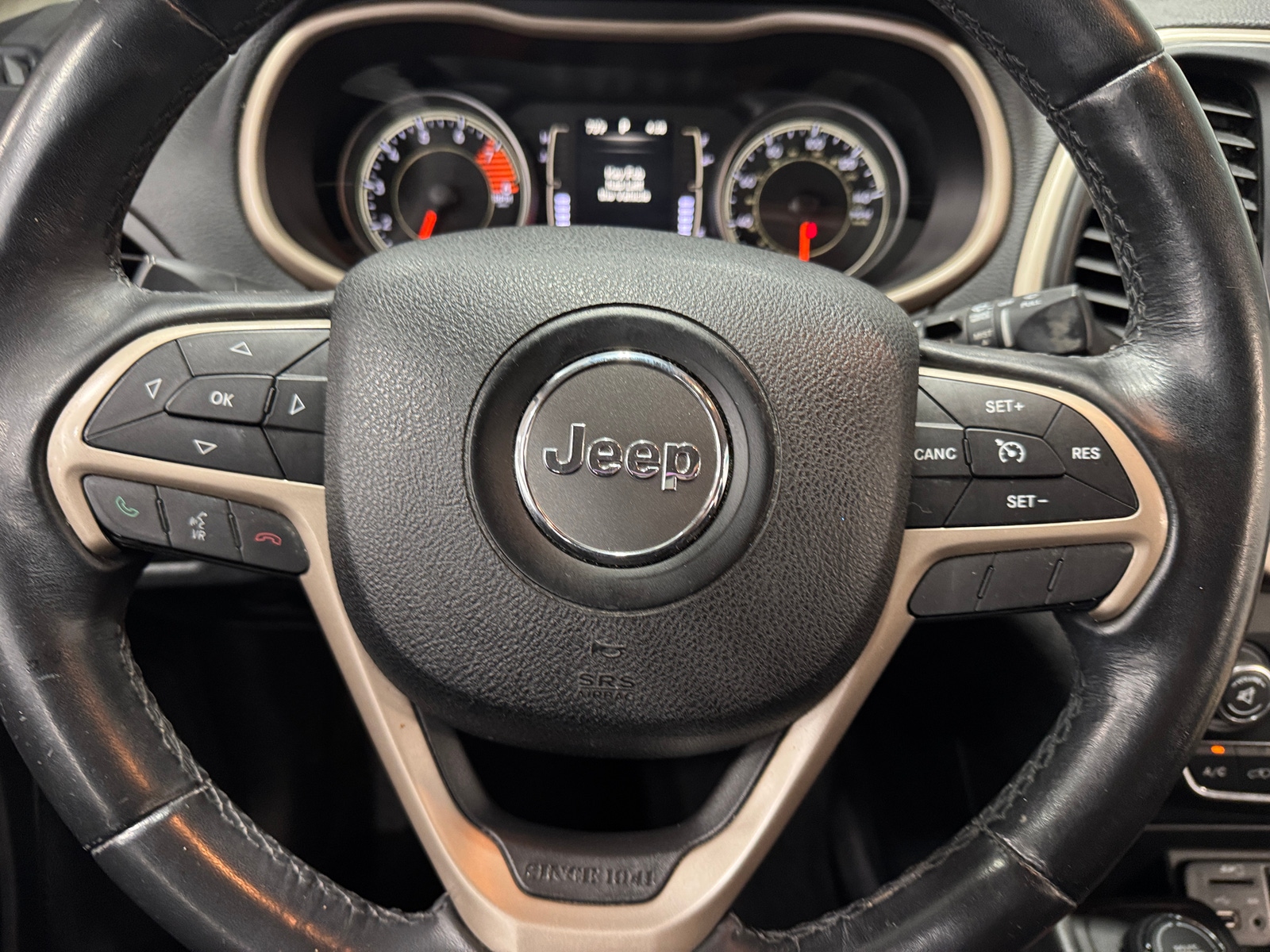 Thumbnail: 2016 Jeep Cherokee - 5