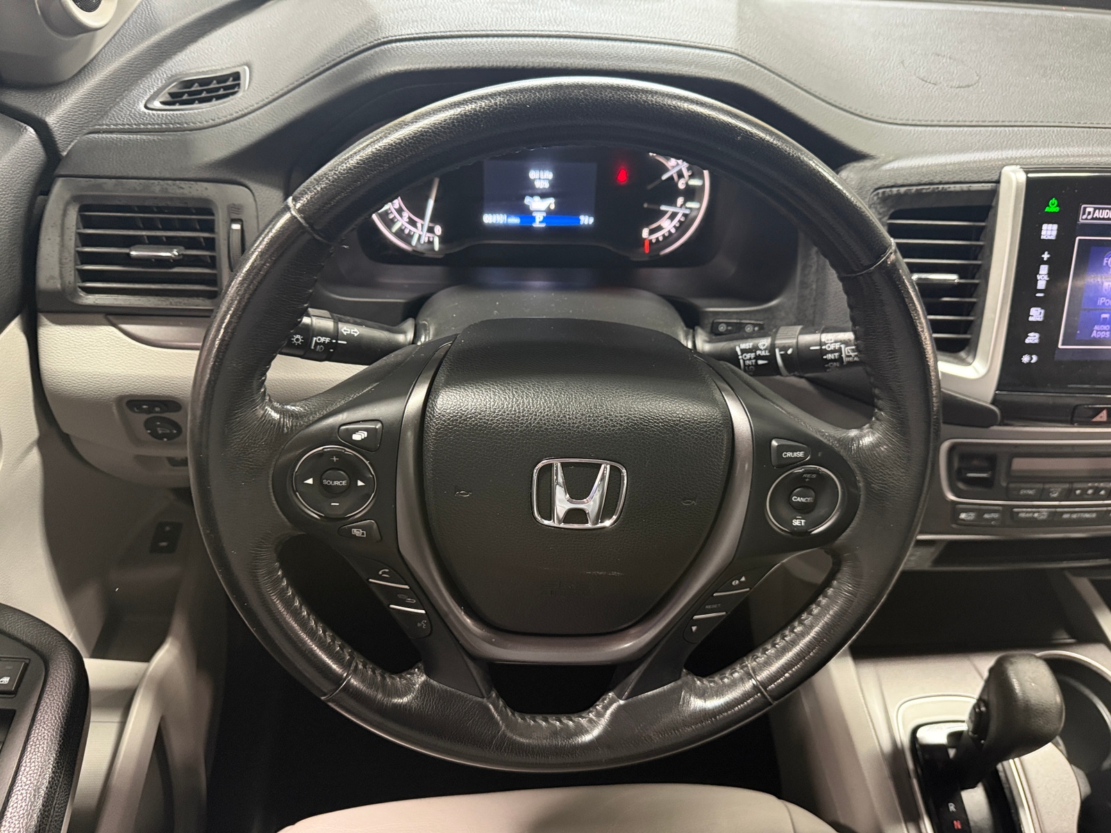 Thumbnail: 2016 Honda Pilot - 4