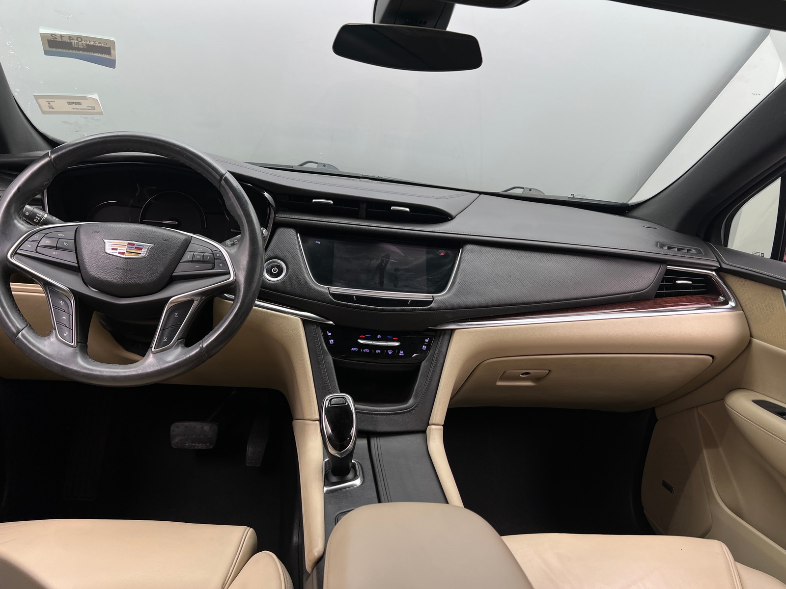 Thumbnail: 2017 Cadillac XT5 - 2
