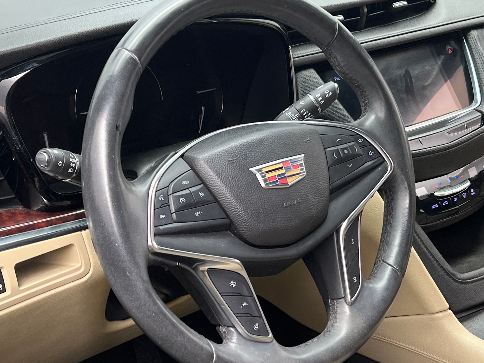 Thumbnail: 2017 Cadillac XT5 - 4