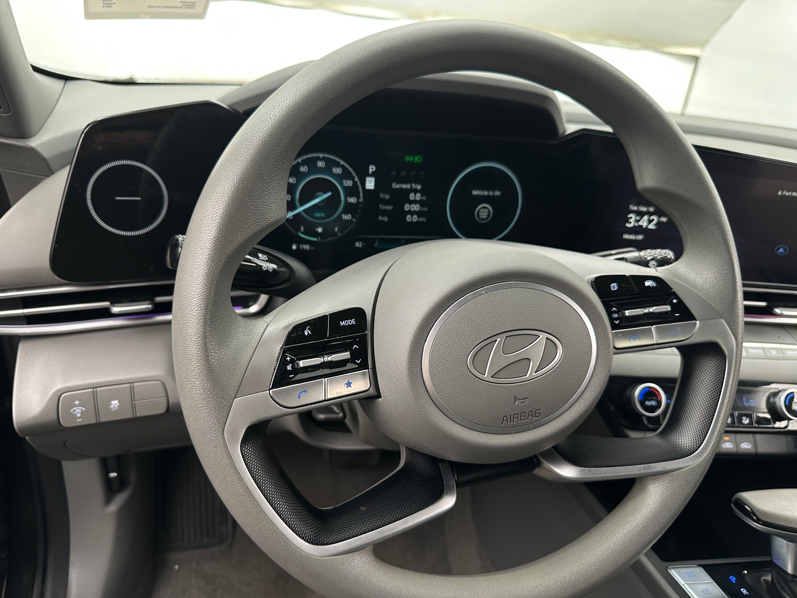 Thumbnail: 2024 Hyundai Elantra - 5