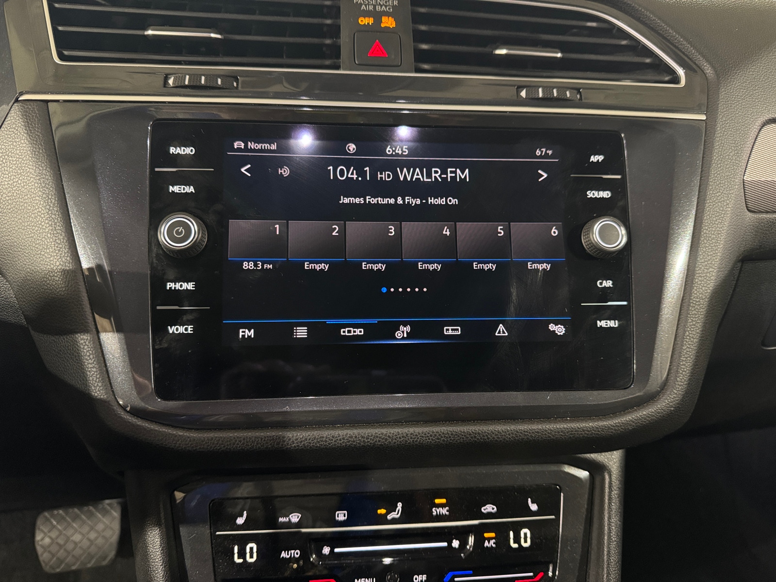 Thumbnail: 2024 Volkswagen Tiguan - 3