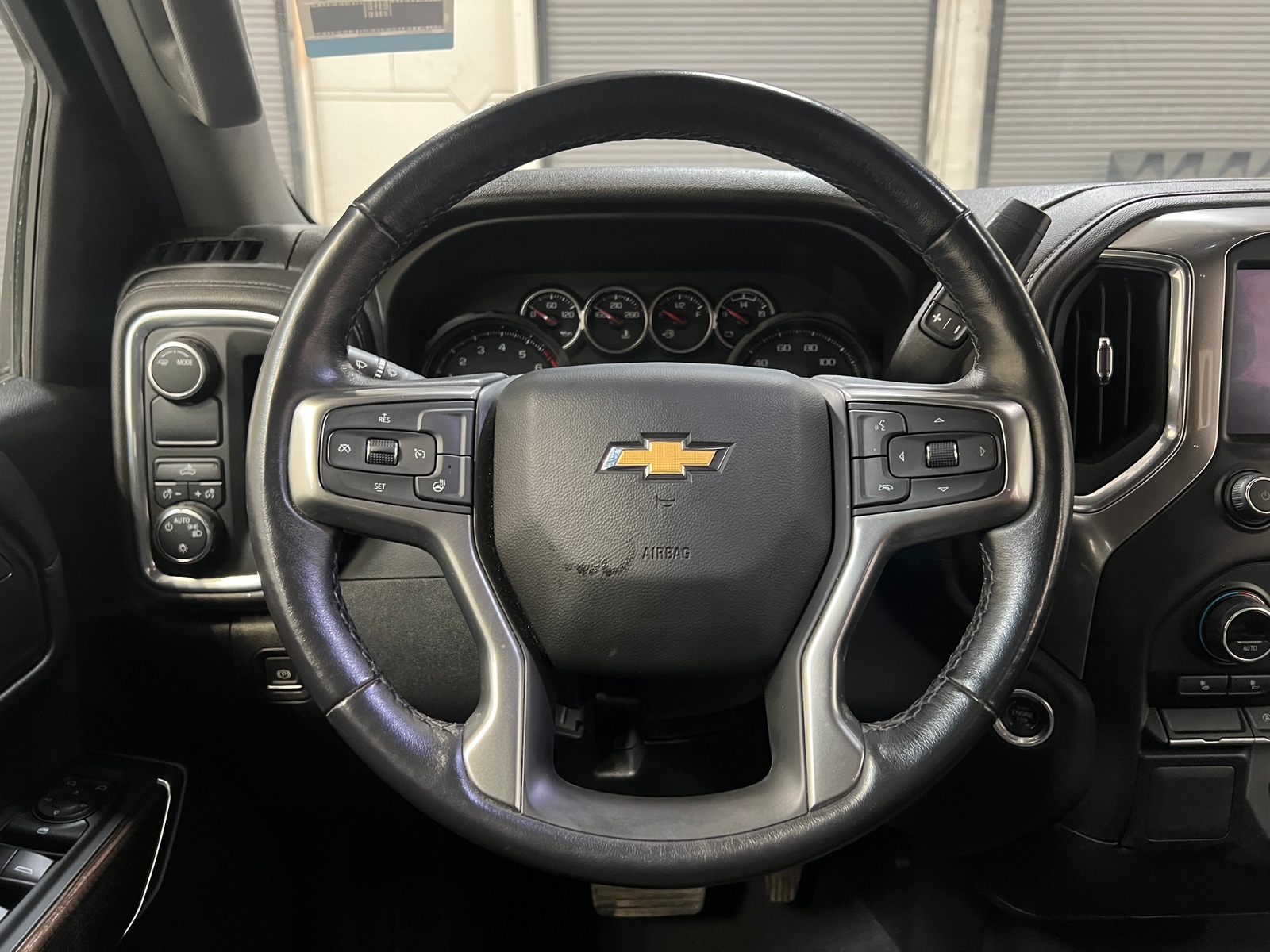 Thumbnail: 2022 Chevrolet Silverado 1500 - 5