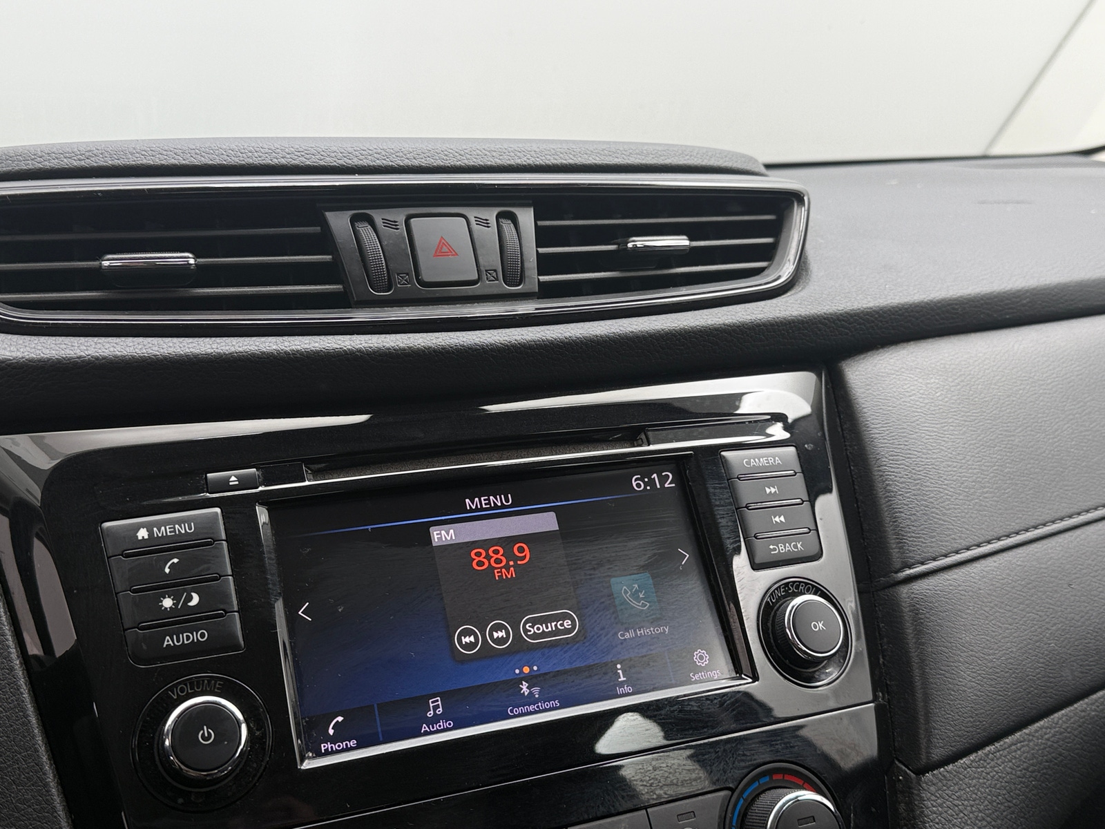 Thumbnail: 2019 Nissan Rogue - 4