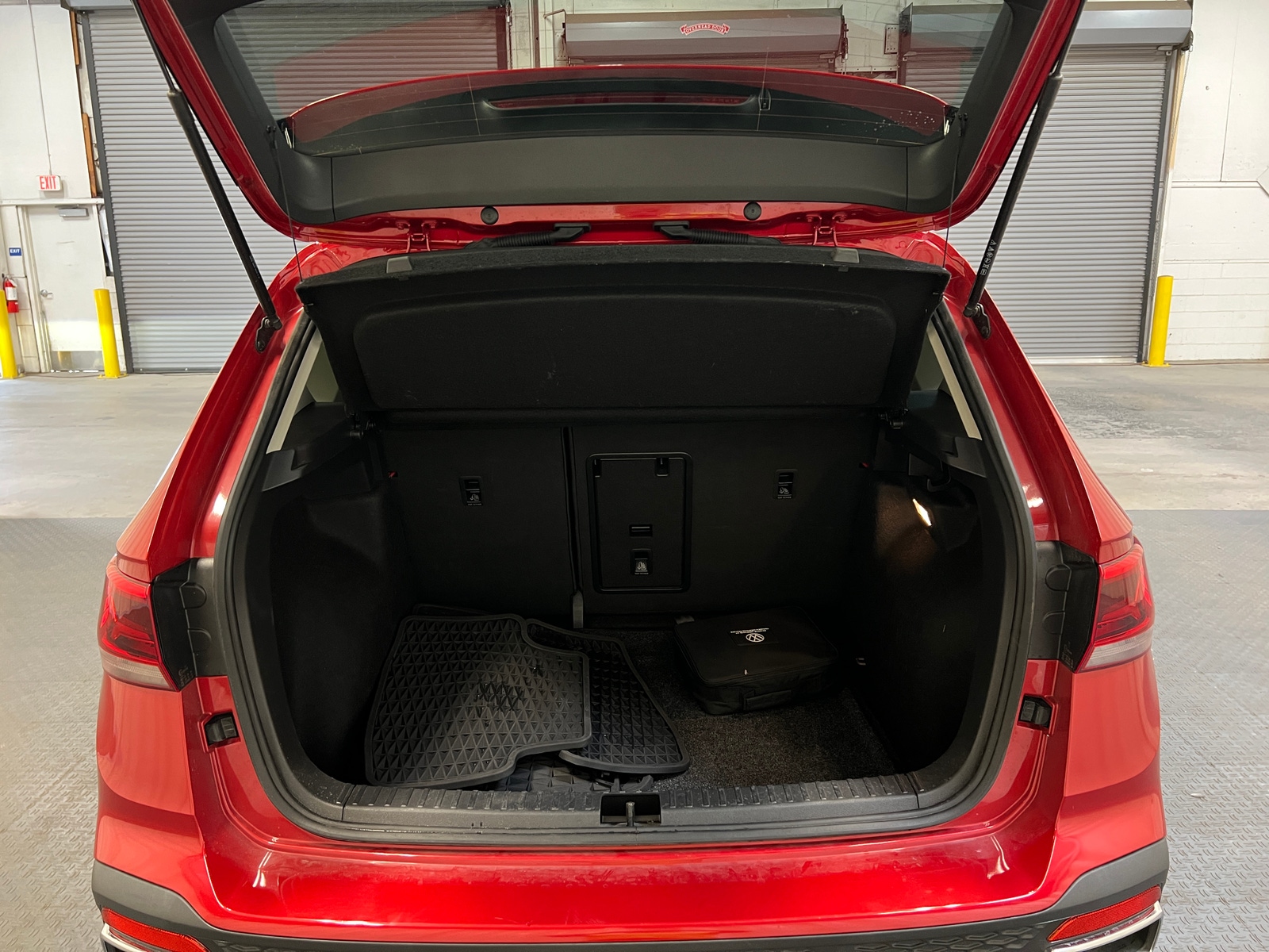 Thumbnail: 2023 Volkswagen Taos - 6