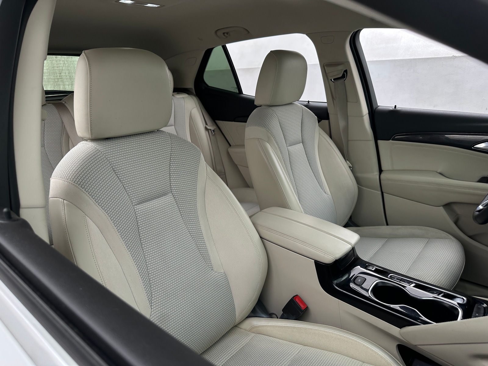 Thumbnail: 2022 Buick Envision - 2