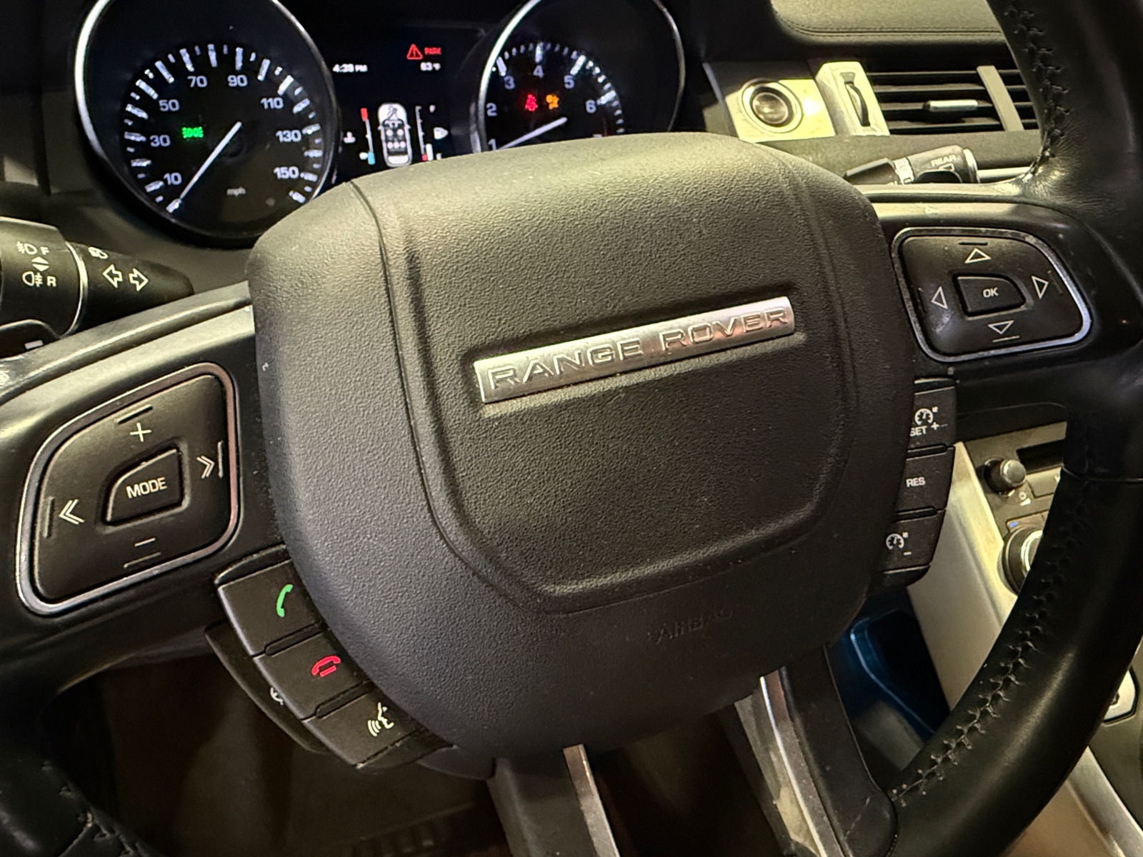 Thumbnail: 2015 Land Rover Range Rover Evoque - 4