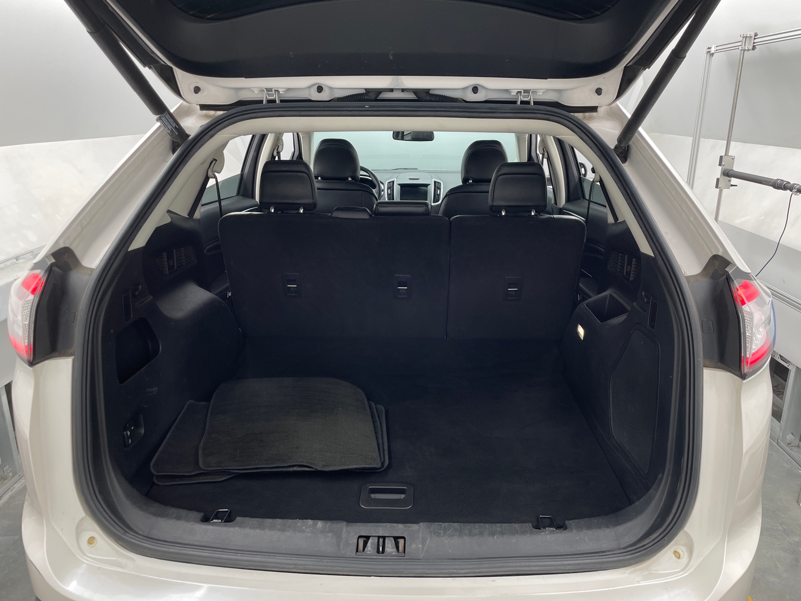 Thumbnail: 2016 Ford Edge - 6