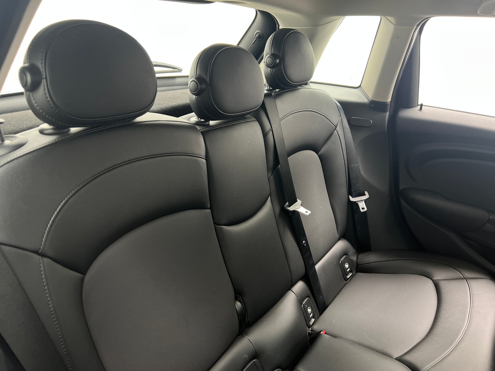 Thumbnail: 2018 MINI Cooper Hardtop - 5