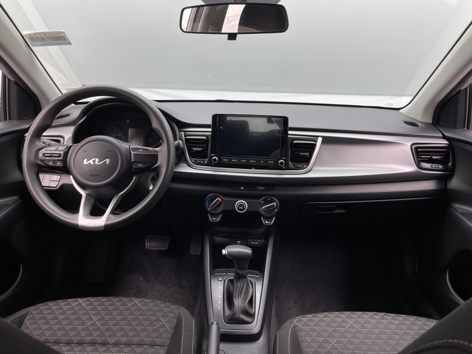 Thumbnail: 2023 Kia Rio - 3