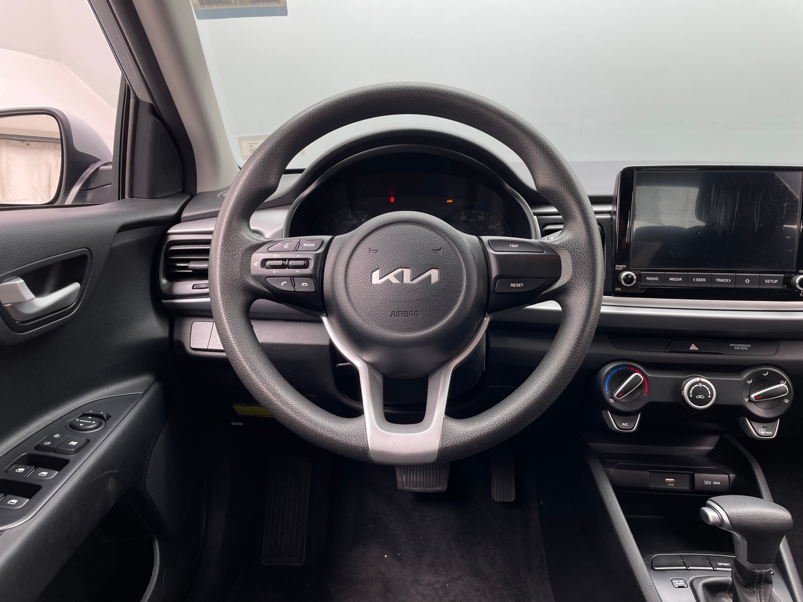 Thumbnail: 2023 Kia Rio - 5