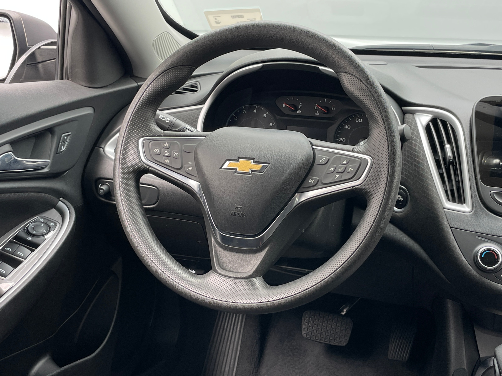 Thumbnail: 2024 Chevrolet Malibu - 5