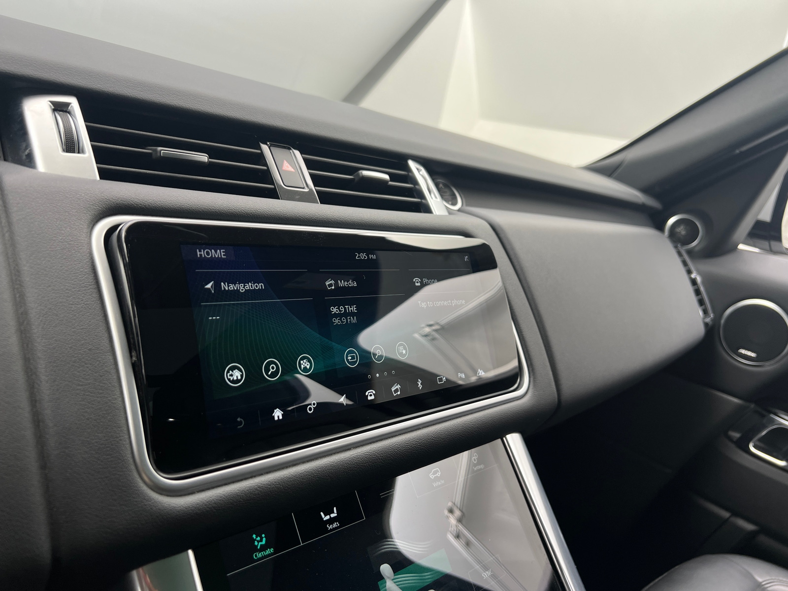 Thumbnail: 2020 Land Rover Range Rover Sport - 3