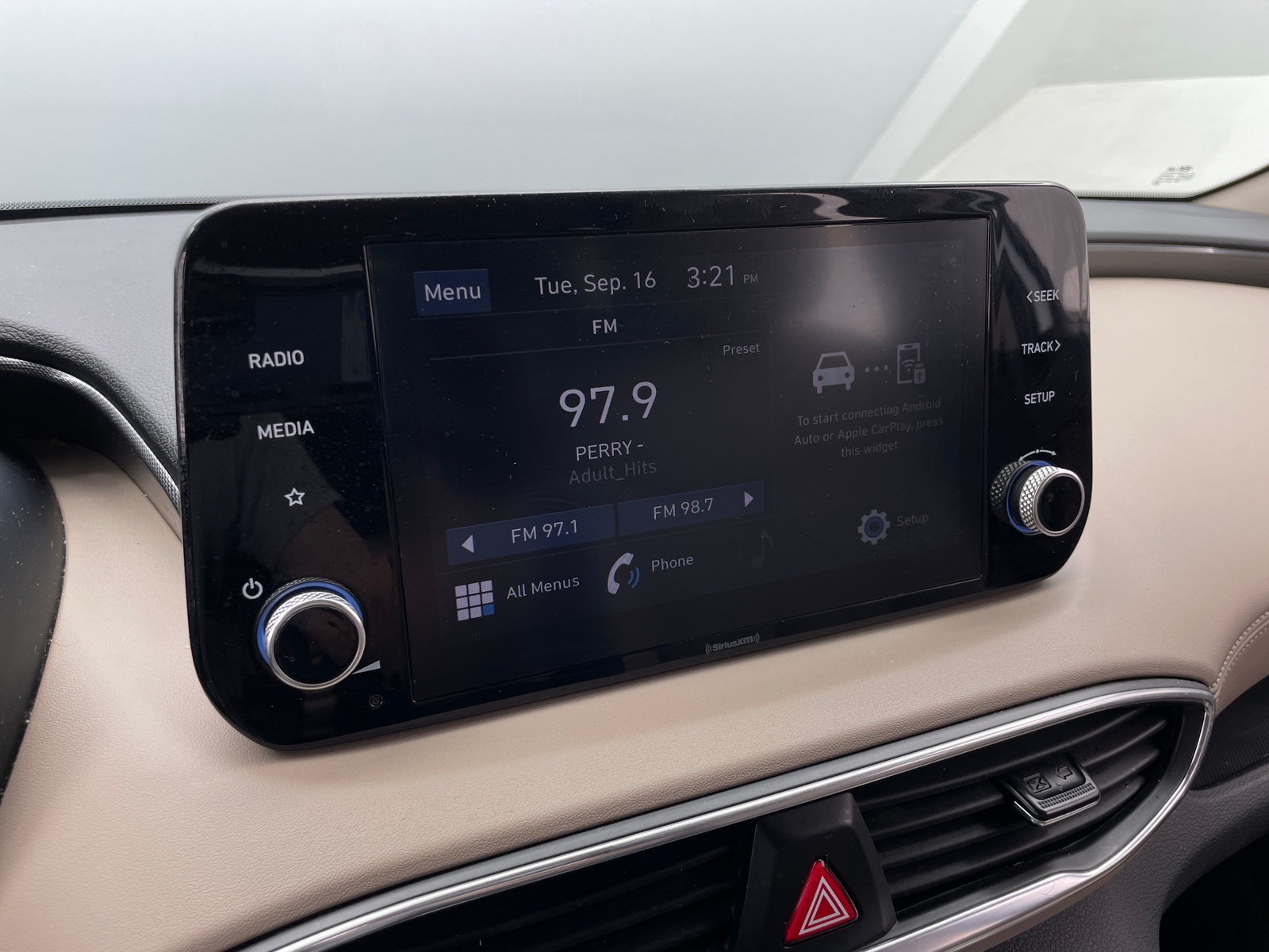 Thumbnail: 2021 Hyundai Santa Fe - 4