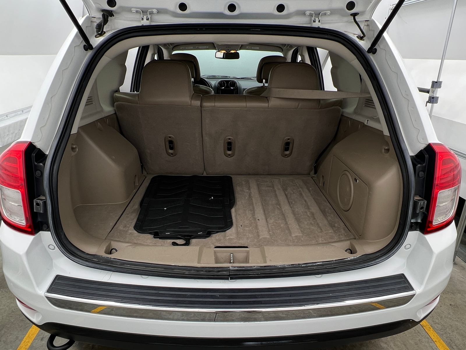 Thumbnail: 2011 Jeep Compass - 7
