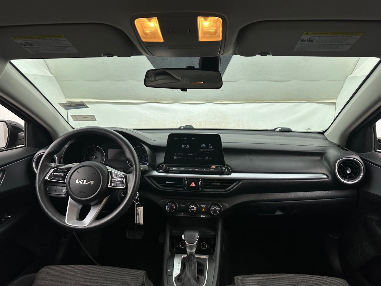 Thumbnail: 2022 Kia Forte - 3