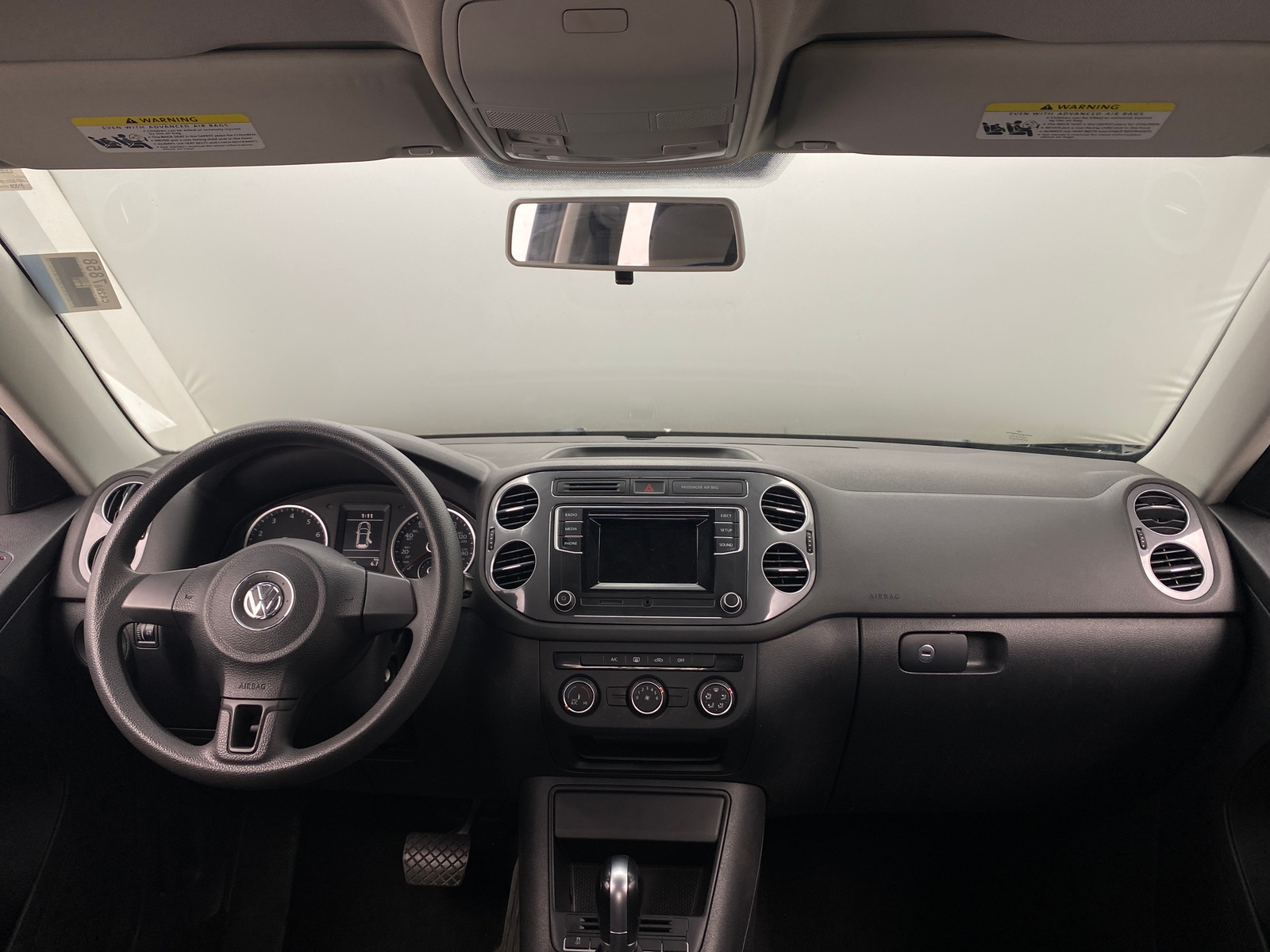 Thumbnail: 2017 Volkswagen Tiguan - 3