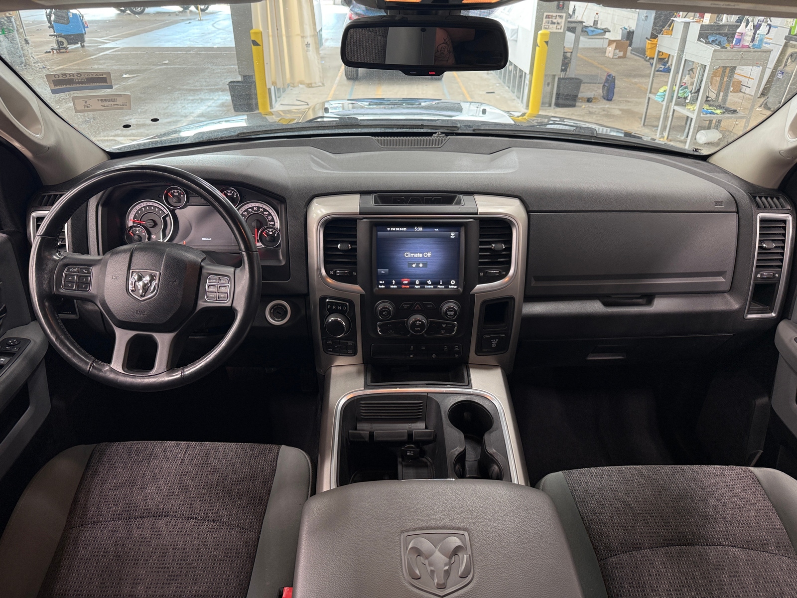 Thumbnail: 2019 RAM 1500 Classic - 3
