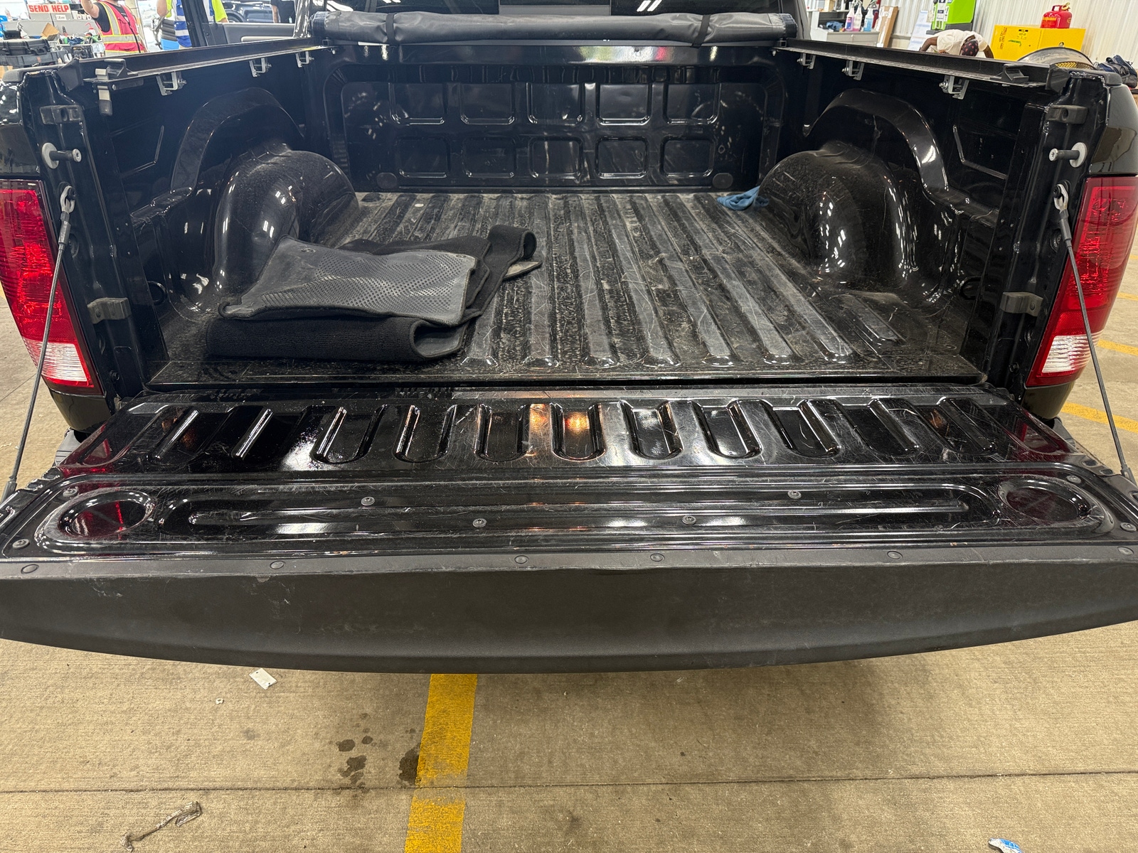 Thumbnail: 2019 RAM 1500 Classic - 7
