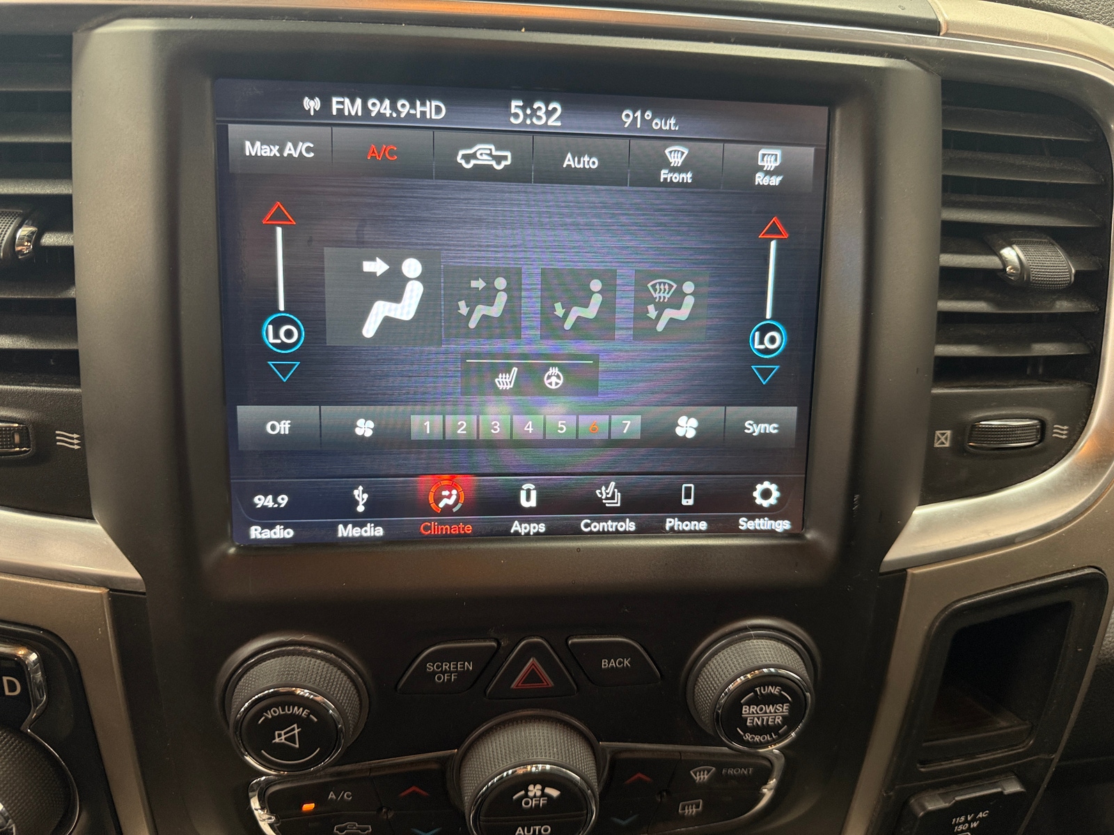 Thumbnail: 2019 RAM 1500 Classic - 4