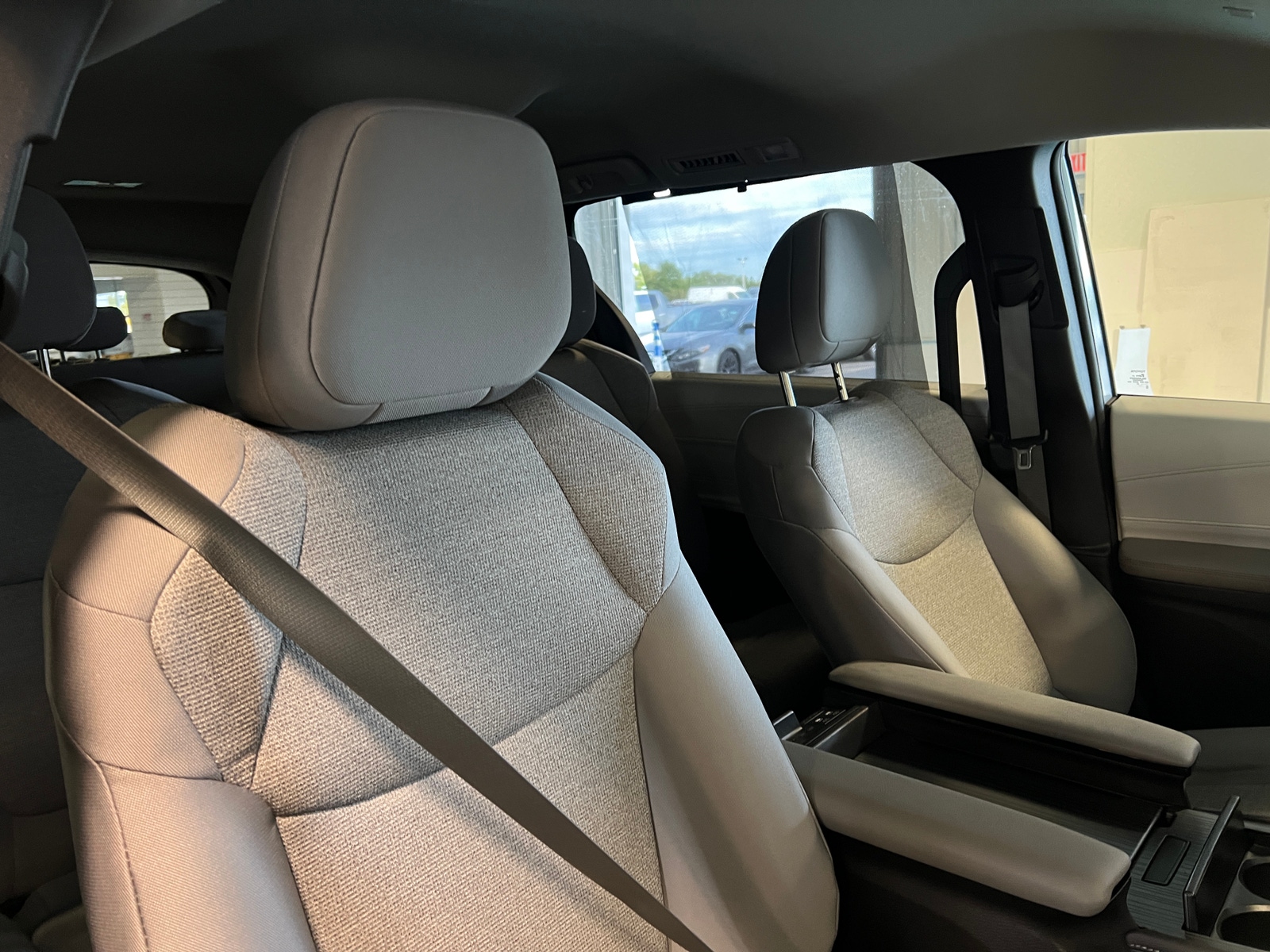 Thumbnail: 2025 Toyota Sienna - 2
