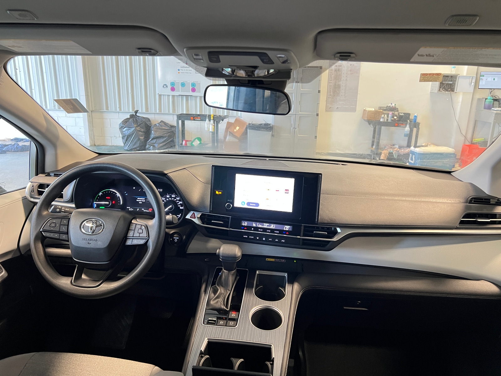 Thumbnail: 2025 Toyota Sienna - 3